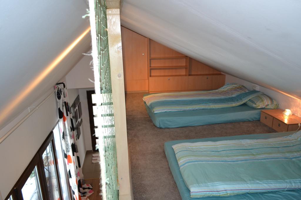 Happy Place - Casuta Galbena Domnesti  Room photo